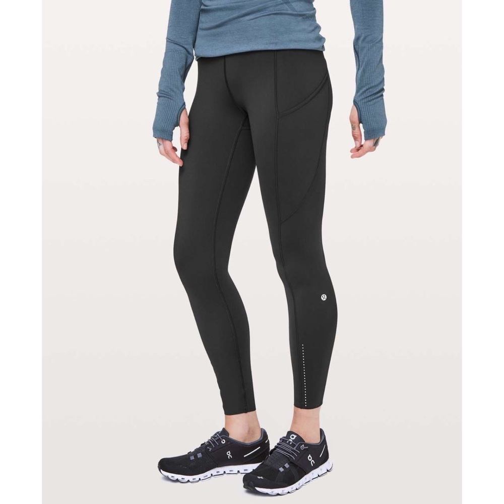 Lululemon Fast & Free 7/8 Tight II *Nulux 25"
Black Size 2